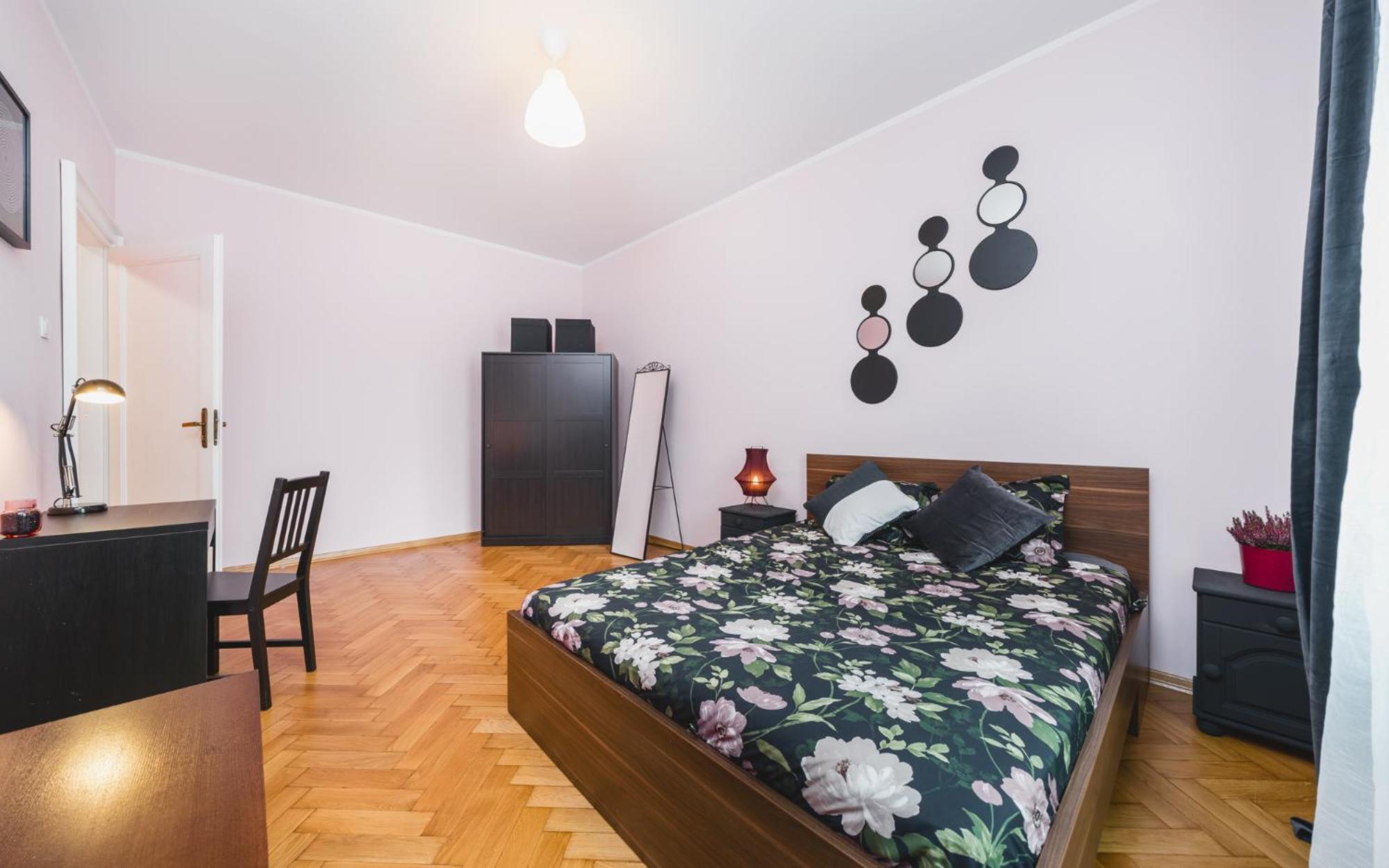 Modern Urban Escape - Old Town Apartment - By Upstairs Krakow Luaran gambar